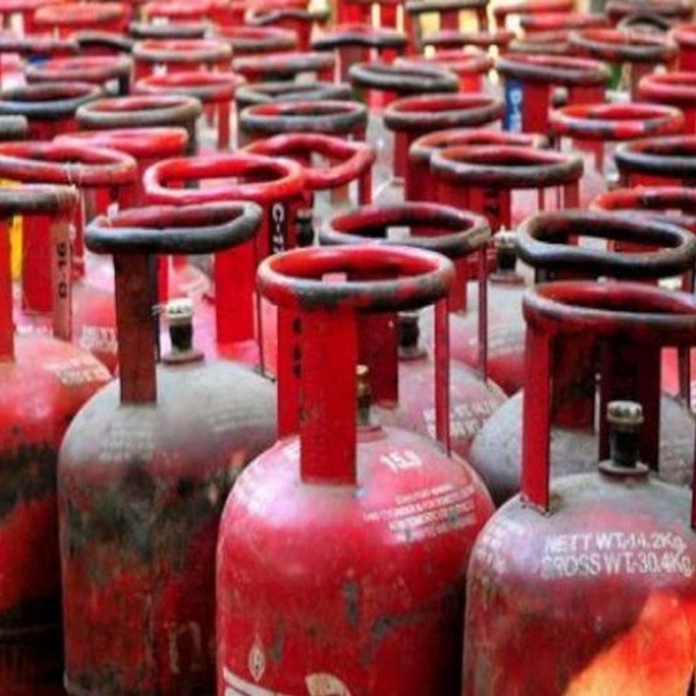 domestic-cylinder-costlier-by-₹29,-crosses-₹1,000-in-gwalior-ujjain:lpg-costs-₹947-in-bhopal,-indore-₹970-and-₹919-in-jabalpur