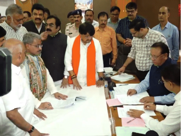 bjp-prepares-to-field-3rd-candidate-for-rajya-sabha-elections:mlas-were-instructed-during-legislature-party-meeting-to-stay-in-bhopal-until-june-8