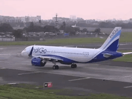 indigo-targets-20-crore-annual-passenger-traffic-by-fy30:plans-to-fly-more-than-550-aircraft