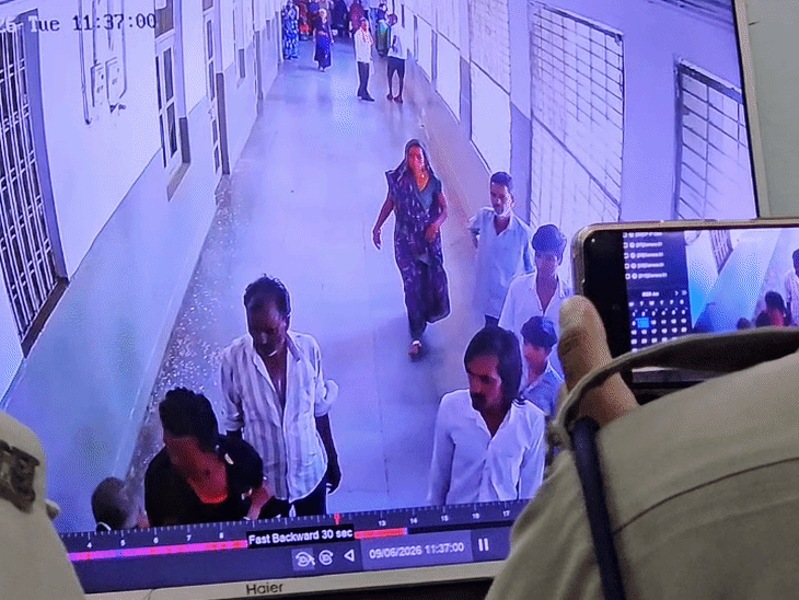 lady-supervisor-slaps-patient,-assault-caught-on-video:dispute-erupts-after-mother-stopped-at-mandsaur-district-hospital