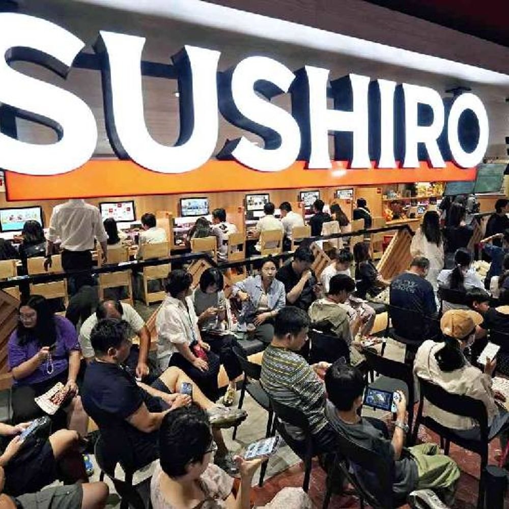japanese-sushi-restaurant-drives-people-crazy-in-china:millennials-gen-z-wait-for-up-to-14-hrs-in-line-to-taste-excellent-quality-lower-priced-sushi