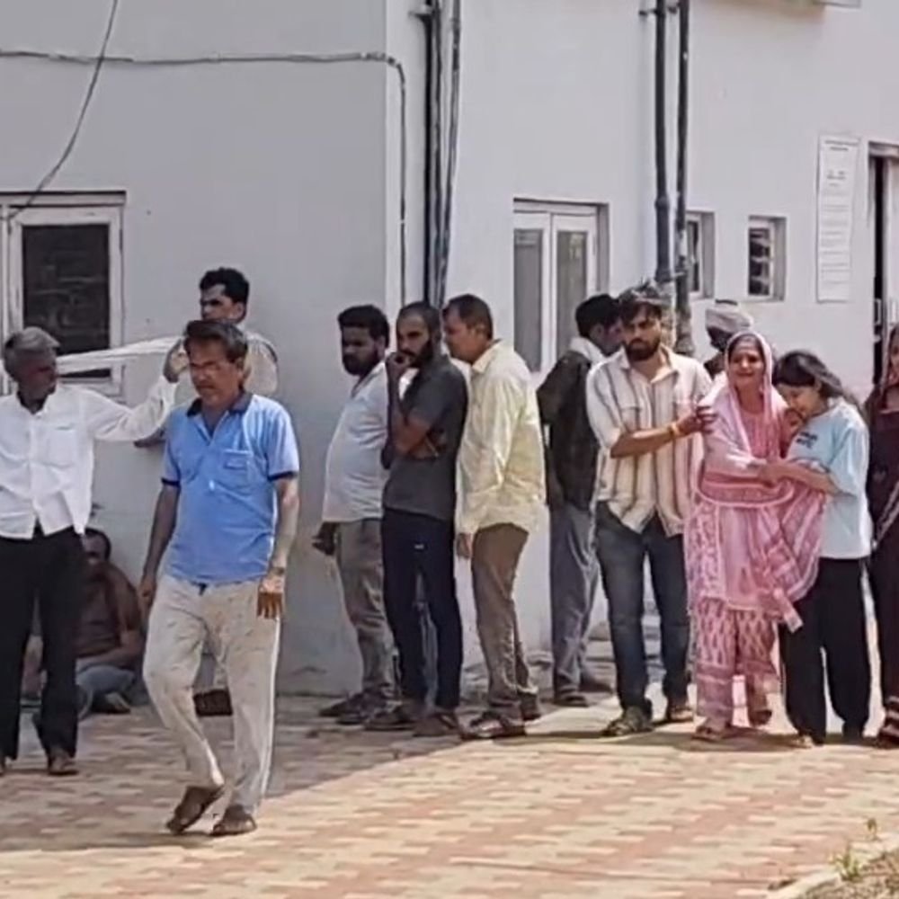 couple-consumed-poison-in-land-dispute,-wife-dies:daughter-says,-‘uncle,-aunt,-grandmother-harassed-them-over-40-bigha-land’