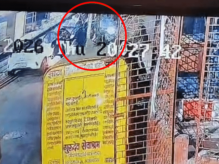 ₹30-lakh-looted-from-collection-agent-in-indore:2-miscreants-on-activa-snatch-bag-and-flee;-police-from-3-stations-probe-case