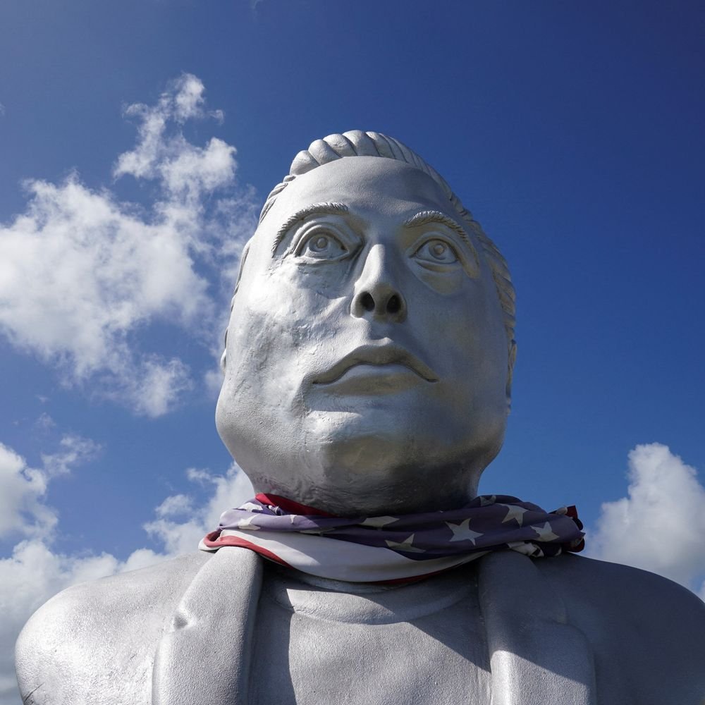 can-elon-musk-lose-trillionaire-status-if-ai-bubble-bursts?:know-how-rocket-boy’s-net-worth-depends-on-tesla-and-spacex-shares