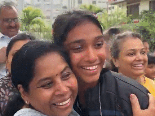 surat-girl-joins-india-u-19-squad:gauri-goyal-set-to-debut-against-sri-lanka;-thanks-parents,-coaches-and-support-staff