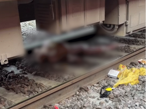 three-women,-child-die-in-train-mishap:passengers-panic-after-fire-rumours-spread-in-morena,-hit-by-passing-train