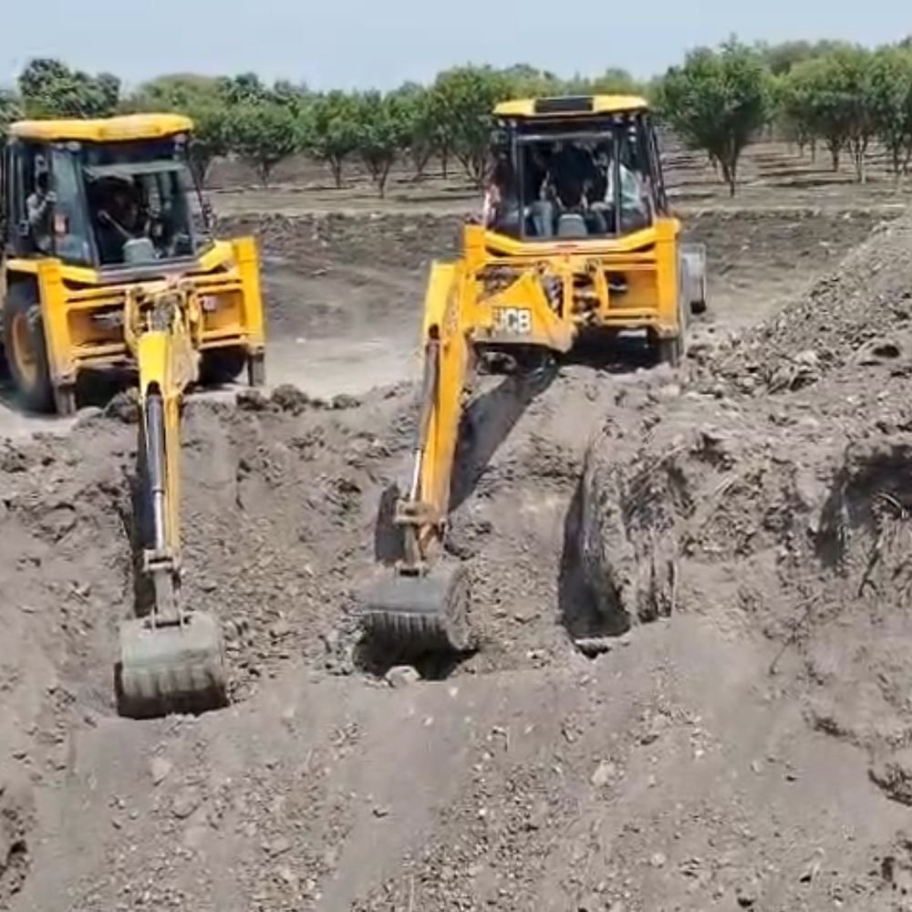 well-collapses-in-rajgarh,-mother-and-daughter-in-law-buried-under-soil:rescue-ongoing-with-3-jcbs;-accident-at-janpad-member’s-place