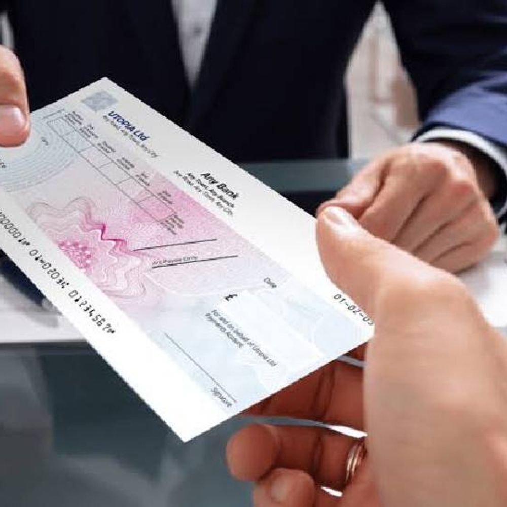 old-fashioned-cheque-scam-makes-a-comeback-in-us:fraudsters-erase-name,-amount-replace-with-their-own-details