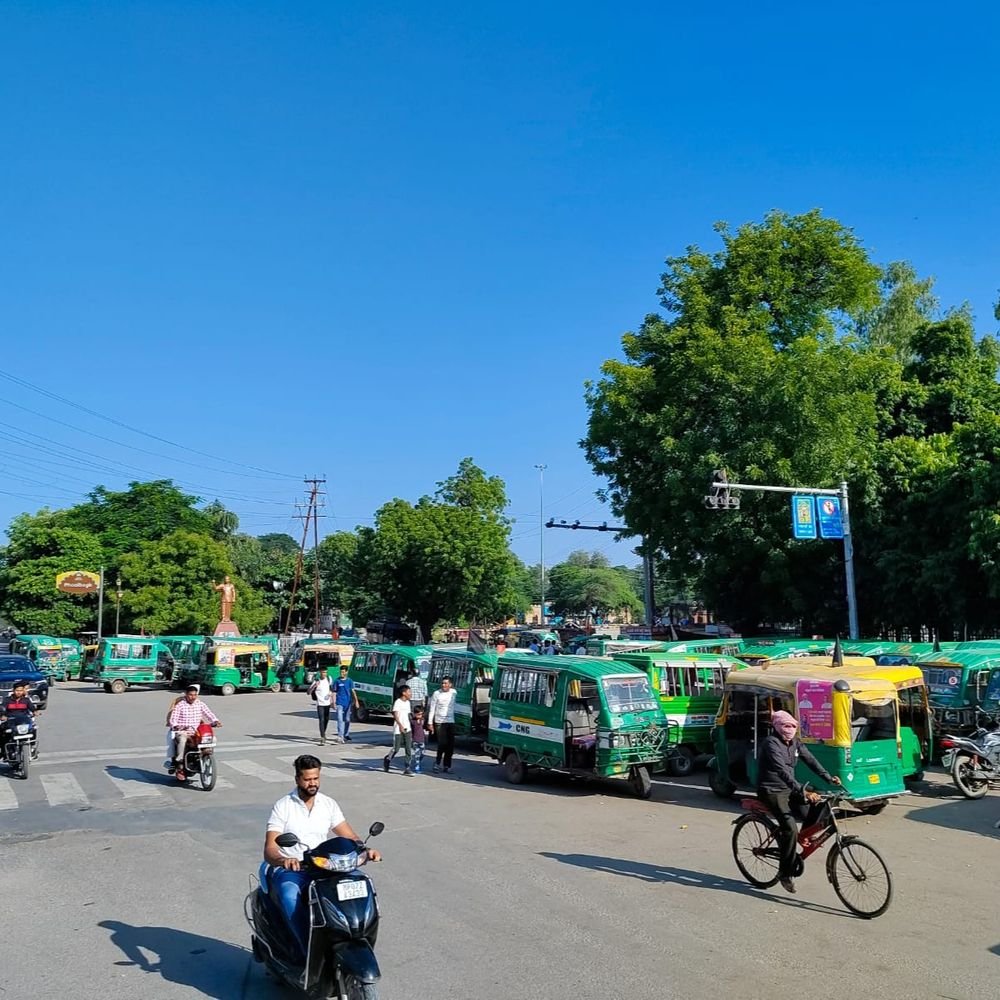dd-mall–moti-masjid-road-to-remain-closed-for-2-months:elevated-road-work-underway;-diversion-routes-announced-in-gwalior