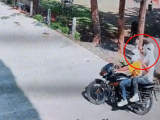 cctv-captures-daylight-firing-at-jeweller’s-residence-in-ratlam:bullet-pierces-window,-family-escapes-unhurt;-businessman-blames-bajrang-dal-leader