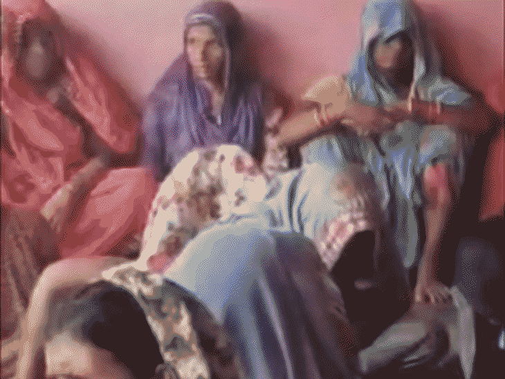 women-launch-campaign-against-illegal-liquor-in-jabalpur’s-jamuniya:submit-memorandum-to-sho,-say-youth-sinking-into-addiction