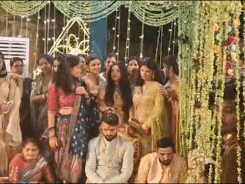 photos-|-akash-deep-dances-at-his-tilak-ceremony:’pandal’-worth-₹10-lakhs,-makeup-artists-arrived-from-delhi;-wedding-on-june-24