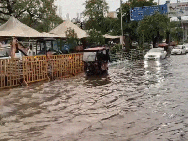 dug-up-roads,-unfinished-projects-threaten-lives-in-mp:bhopal,-ujjain-and-indore-may-face-waterlogging,-traffic-snarls-and-accident-risks-during-monsoon