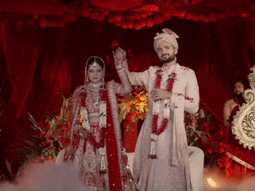 from-cricketing-glory-to-spiritual-bliss:akash-deep’s-marriage-in-kashi-steals-spotlight;-wedding-stage-resembled-cricket-field