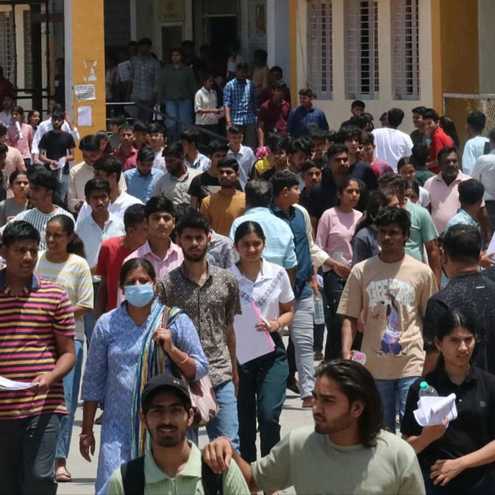 महाराष्ट्र-में-tet-पेपर-लीक,-एग्जाम-कल-होना-था:पेपर-ठाणे-से-बरामद-हुआ,-अब-परीक्षा-रद्द-हो-सकती-है;-पुलिस-ने-आरोपियों-को-पकड़ा
