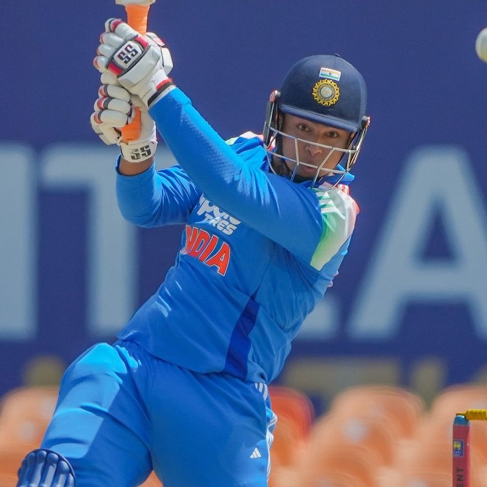 vaibhav-sooryavanshi-said-‘i’ll-hit-13-sixes-today’:kumar-sangakkara-left-in-disbelief,-rr-coach-says,-‘fame-and-flash-don’t-really-affect-him’