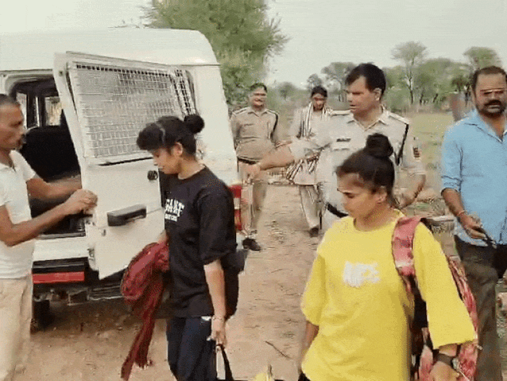 2-women-are-arrested-in-alleged-beef-smuggling:villagers-come-under-stone-attack-after-stopping-them;-1-injured;-police-send-samples-for-testing