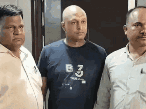ratlam-head-constable-is-arrested-in-rajasthan’s-bhilwara:cop-goes-to-collect-bribe-from-a-land-fraud-accused;-₹50,000-is-found-in-his-pocket