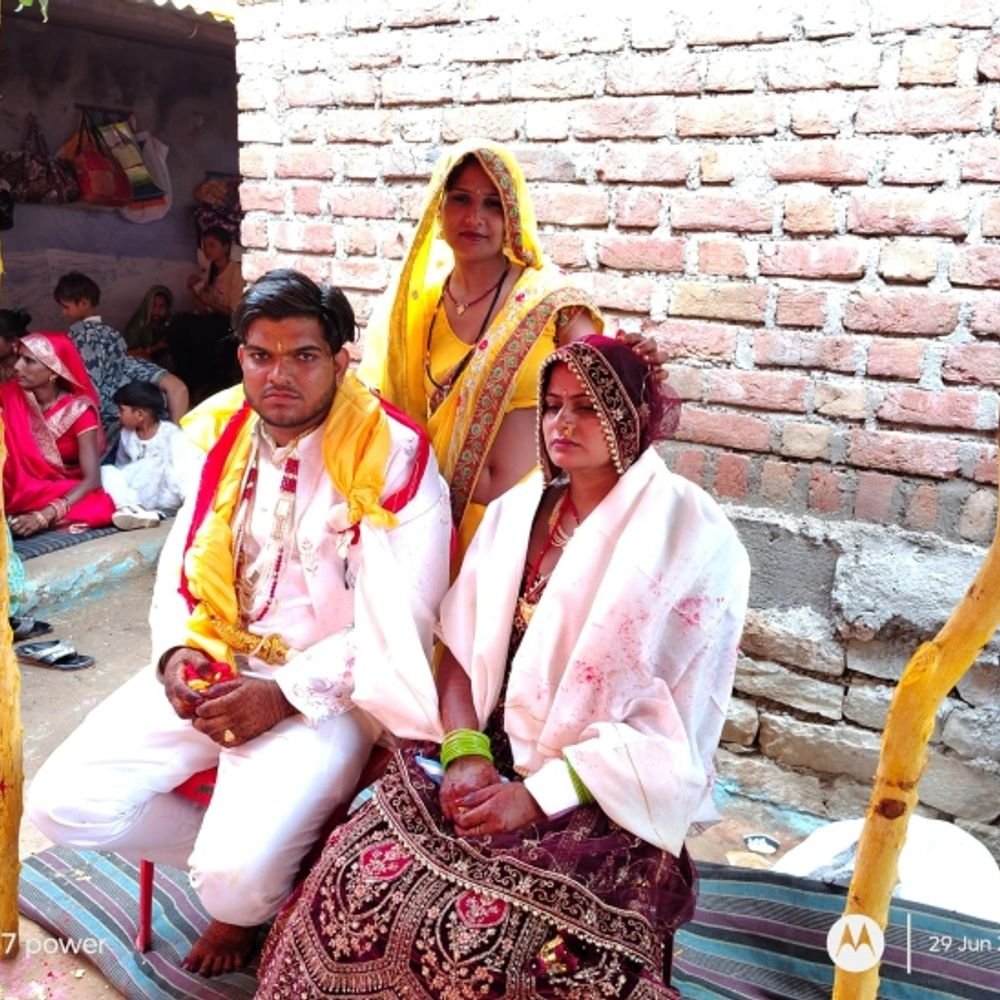 newly-wed-bride-flees-with-jewellery-hours-after-wedding:husband-refuses-reconciliation-after-woman-family-brought-her-back