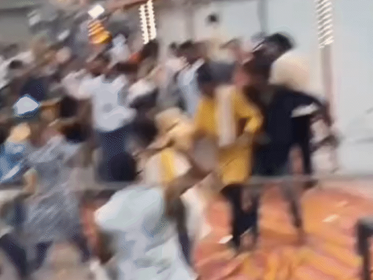 ujjain-shipra-aarti-turns-violent-as-women-vendors,-priests-clash:dispute-over-lamp-sales;-brass-aarti-plate-used-in-attack