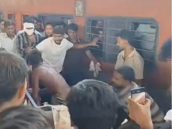 suspected-thief-beaten-with-hands-tied:angry-crowd-assaults-accused-at-railway-station