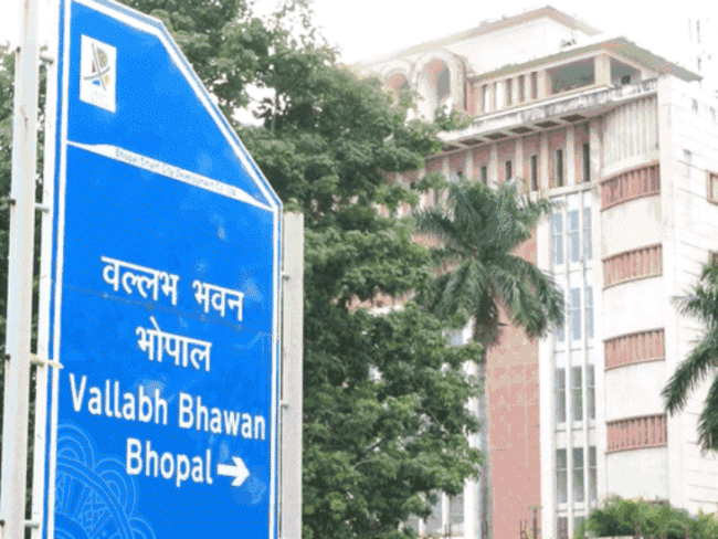 52-litres-petrol-filled-into-50-litre-tank?:rti-exposes-pwd’s-rented-car;-records-link-to-minister