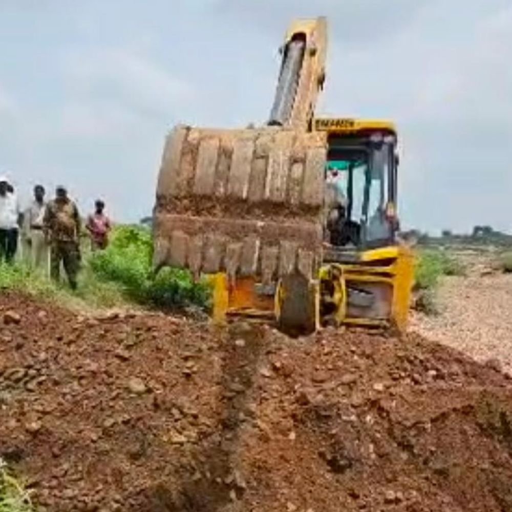 gwalior-bans-sand-mining-till-september-30:jcbs-block-mine-routes,-e-tp-issuance-stopped-to-curb-illegal-mining