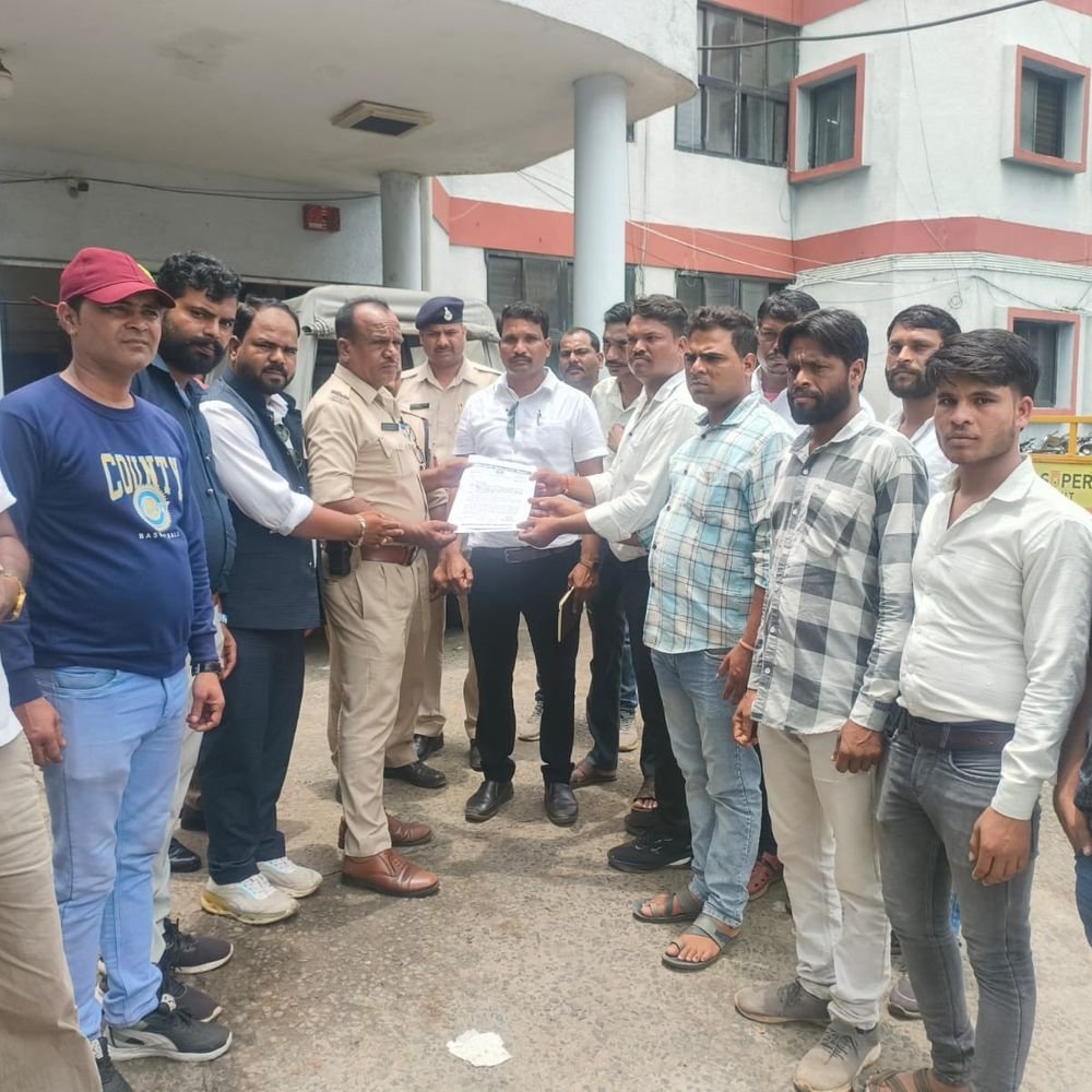 sc-st-youth-body-submits-memorandum-in-bhopal:demands-immediate-action-after-ambedkar,-birsa-munda-portraits-slashed-with-knife