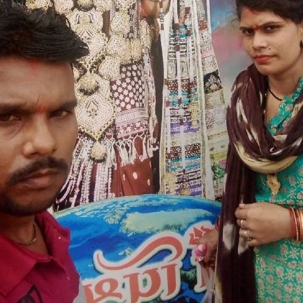 mother-travels-1,000-km-with-daughter’s-ashes:alleges-son-in-law-pushed-her-before-train-in-gujarat;-seeks-justice