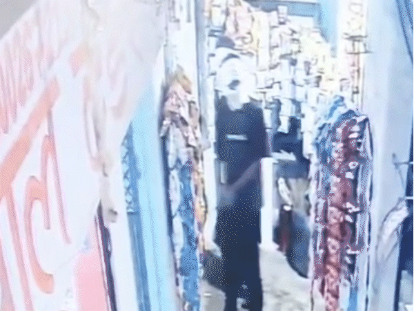 cctv-captures-armed-attack-on-jabalpur-shopkeeper:gun-fails-to-fire,-bomb-hurled;-gang-demands-protection-money