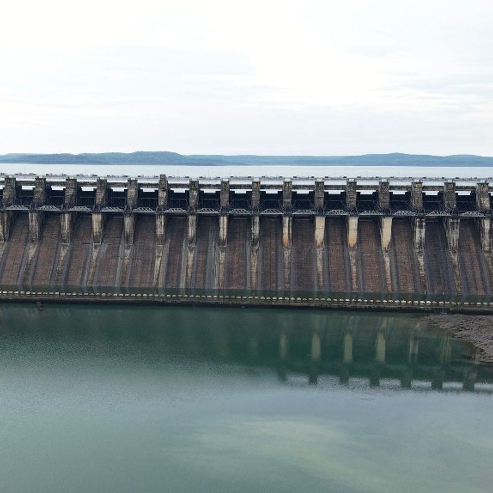 ancient-temple-surfaces-as-bargi-dam-water-recedes:rising-reservoir-levels-due-to-monsoon-rains-will-submerge-the-structures-once-again