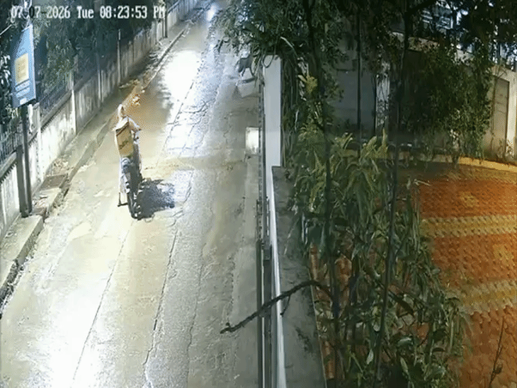 watch-|-leopard-enters-indore-residential-area,-attacks-biker:police-and-forest-dept-launch-search