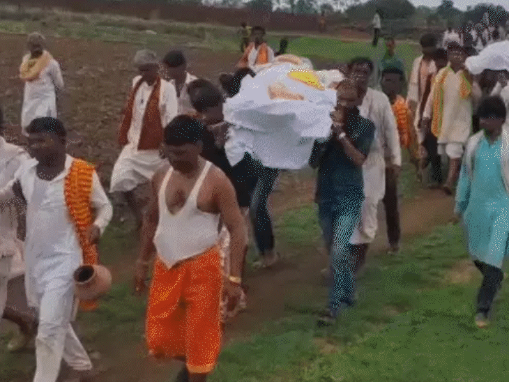 father,-son-among-four-cremated-on-one-pyre:locals-mourn-after-fatal-bolero-truck-collision-claims-five-lives