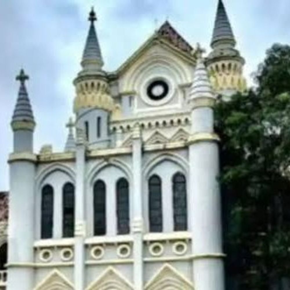 jabalpur-hc-cracks-down-on-retired-officer’s-plea:bailable-warrants-issued-against-acs,-and-two-others