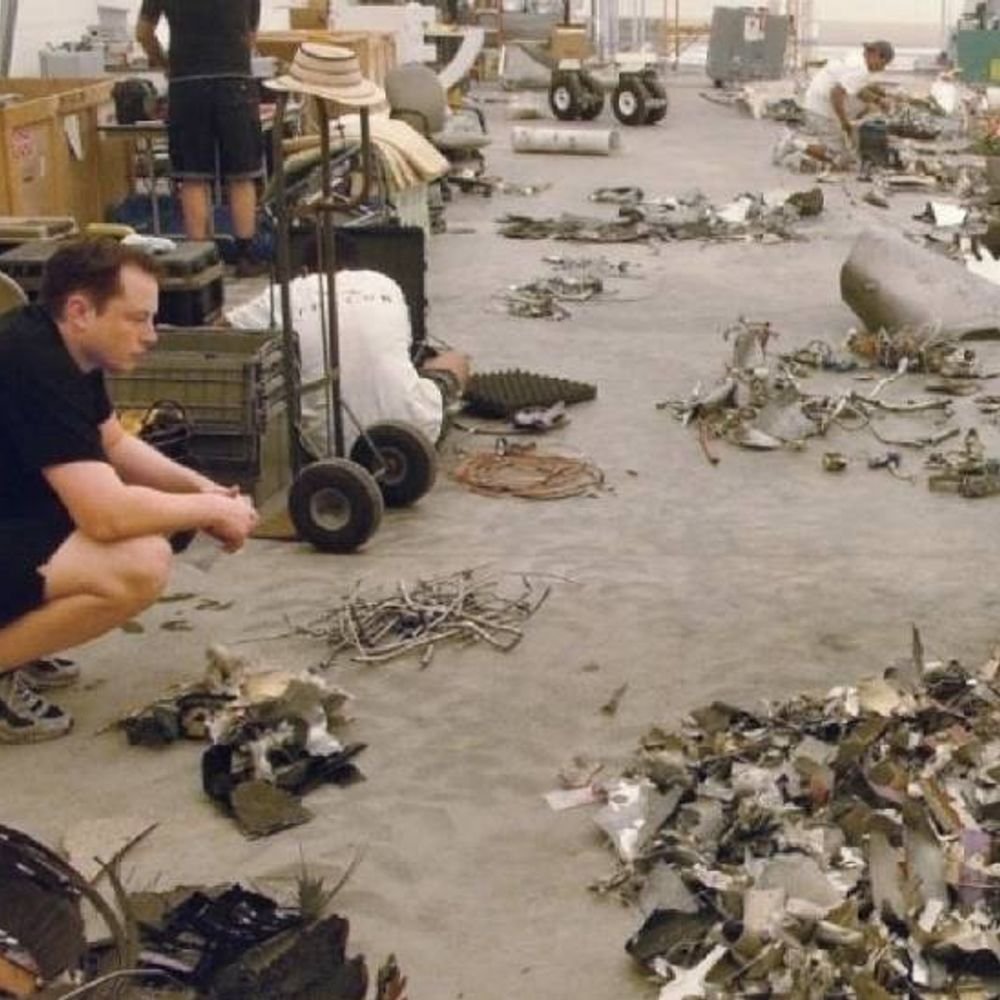 hobbies-of-ai-giants:zuckerberg-feeds-expensive-dry-fruits-to-cows,-musk-has-james-bond-film’s-submarine-car