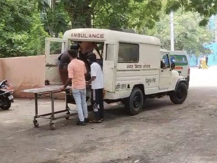elderly-man-dies-by-suicide-in-bhopal:paralysis-triggers-depression,-found-hanging-from-roof-shed