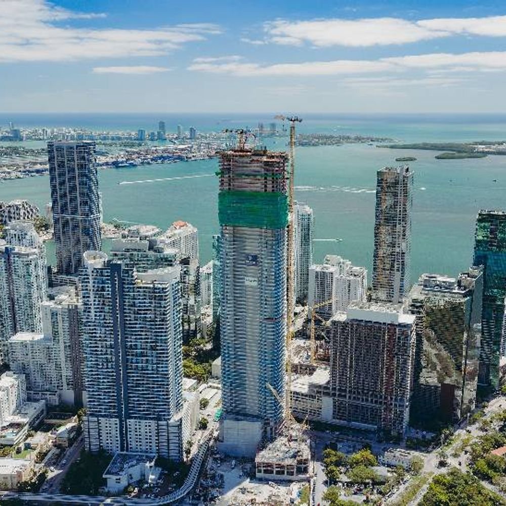 miami-becomes-america’s-new-‘dubai’-–-a-haven-for-billionaires:870-crore-penthouses-1,000-feet-high-towers