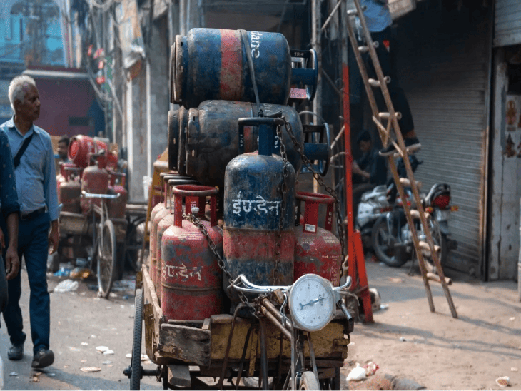 5-changes-in-august:commercial-lpg-cylinder-cheaper-by-₹200;-new-token-system-for-tatkal-tickets,-upgraded-ckyc-2.0-also-rolled-out