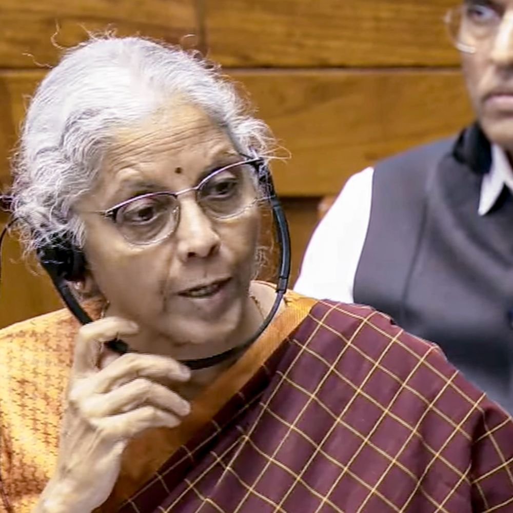 finance-minister-clarifies-upi-fees-levy-on-shopkeepers-not-customers:sitharaman-slams-congress’-jairam-ramesh-for-spreading-false-rumours