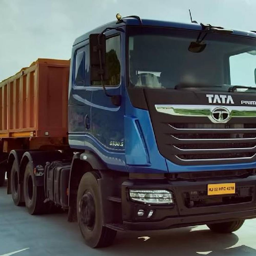 tata-motors-cv-q1-results:net-profit-surges-83%-to-₹2,560-crore;-revenue-up-19%