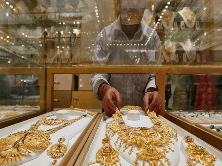 gold,-silver-prices-slump:24k-gold-slides-to-₹1.53-lakh/10-gm;-silver-plummets-by-over-₹5,700/kg;-is-this-a-buying-opportunity?