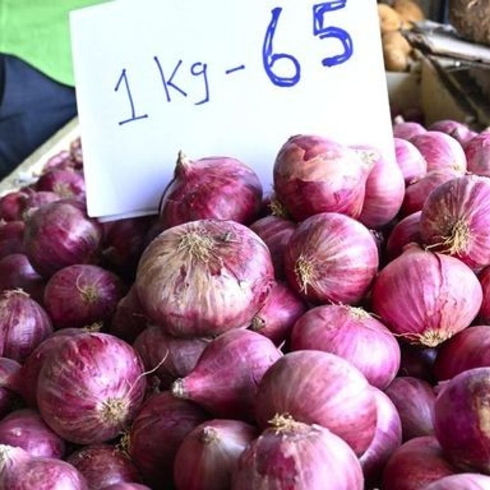 onion-prices-rise-to-₹50/kg-despite-govt-selling-at-₹35/kg:find-out-how-much-it-costs-in-your-city