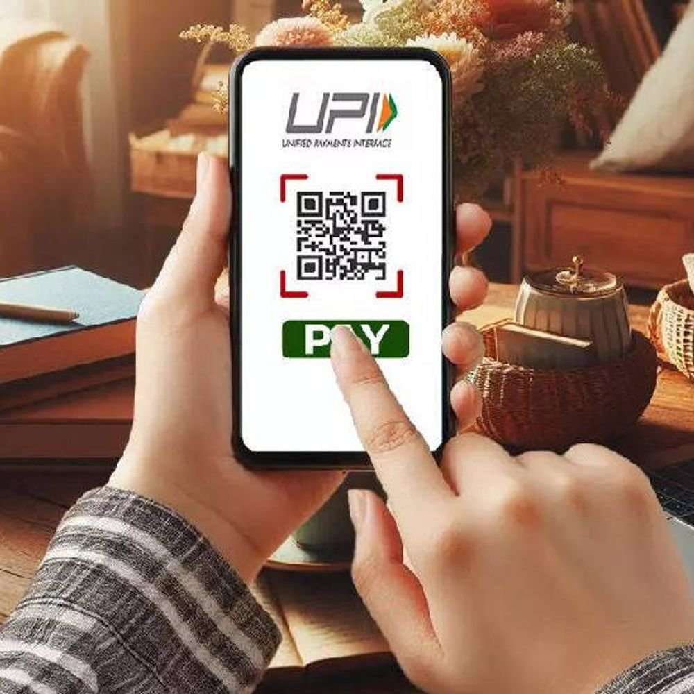 bonanza-for-shopkeepers-before-the-festive-season:govt-clarifies-it-will-refund-merchants’-gst-amount-on-upi-transactions