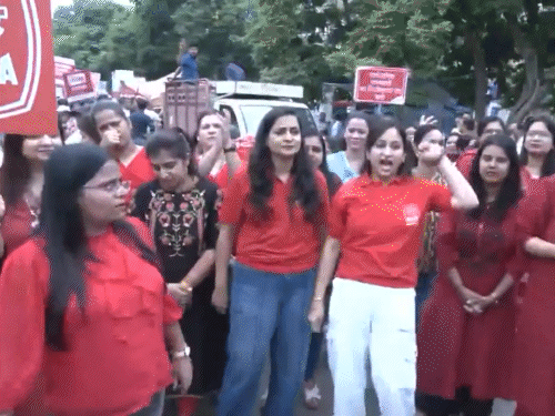 ‘govt-rejects-5-day-work-week-demand-of-bank-employees’:unions-to-continue-with-3-day-strike-from-28-sept