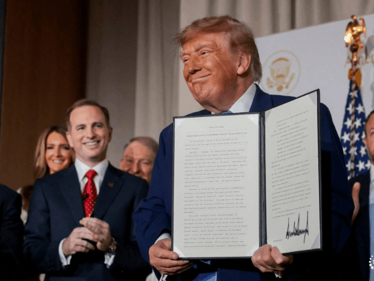 trump-renames-ai-as-‘super-intelligence’:tells-tech-ceos-it’s-bigger-than-the-internet,-‘not-artificial’