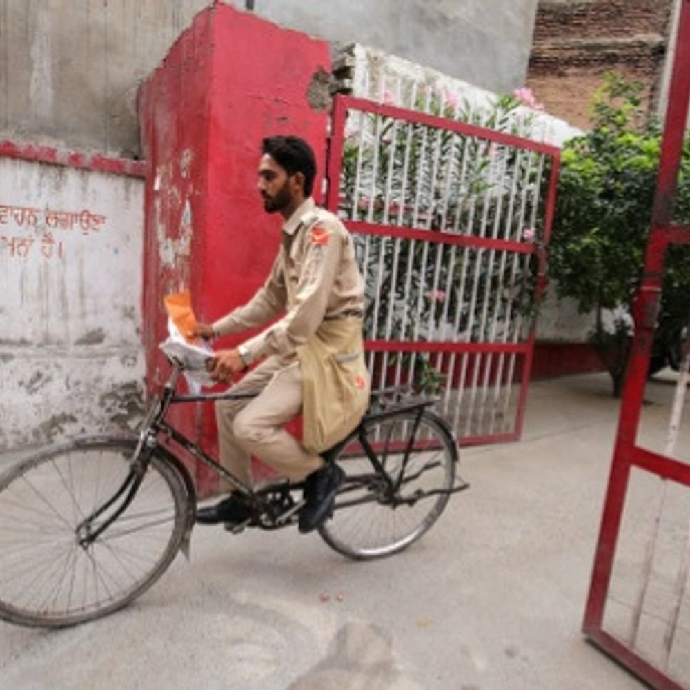 festive-bonanza-for-indian-post-employees:govt-to-give-them-2-months’-salary-as-bonus