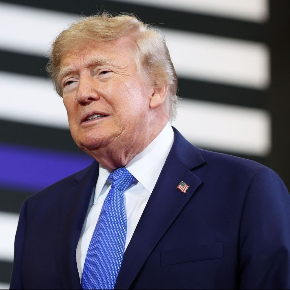 us-president-donald-trump-thanks-elon:says-musk-gifts-spacex-shares-to-american-children-ahead-of-november-3-midterm-elections