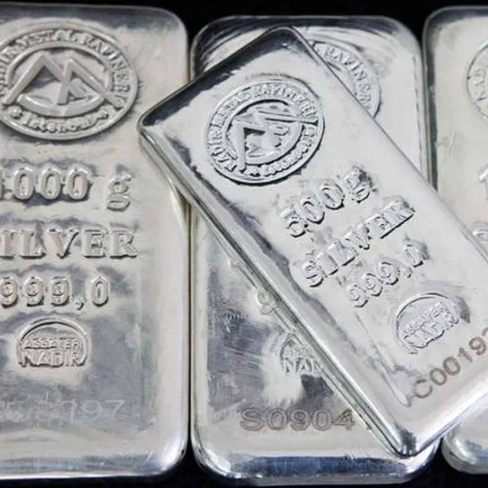 silver-below-₹2-lakh/kg-mark-1st-time-since-dec-2025:prices-crash-48%-from-record-peak